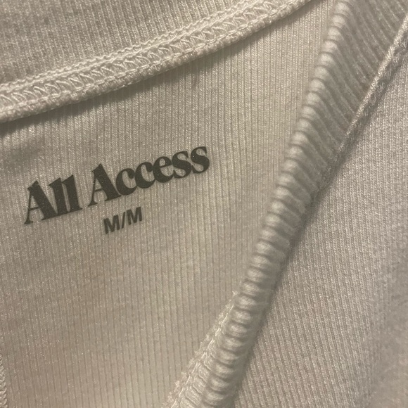 All Access Dynamic Crop Tank- White - Picture 3 of 3